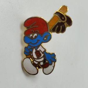 Vintage 1979 Peyo Smurfs Baseball Lapel Pin Button